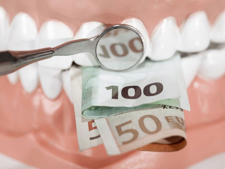 Стоимость имплантации зубов в клиниках Москвы
